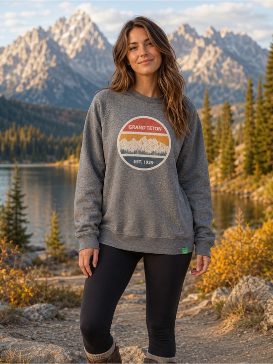 Wild Tribute Tops - Grand Teton circle Wild Tribute Crewneck sweatshirt size large